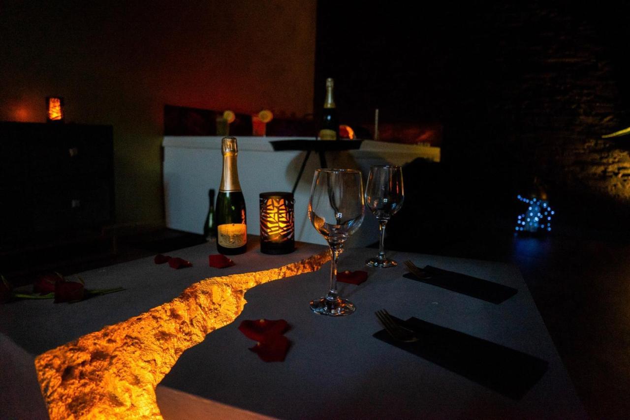 Love Suites & Spa "Le Loft" Avec Jacuzzi Privatif Medis Bagian luar foto