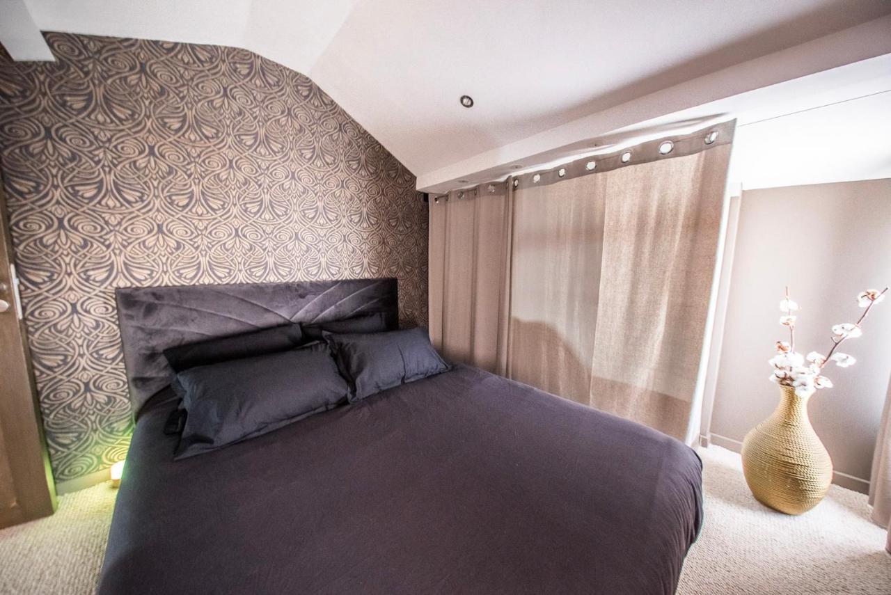 Love Suites & Spa "Le Loft" Avec Jacuzzi Privatif Medis Bagian luar foto