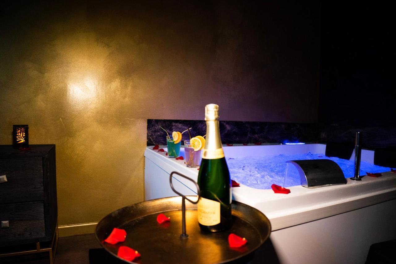 Love Suites & Spa "Le Loft" Avec Jacuzzi Privatif Medis Bagian luar foto