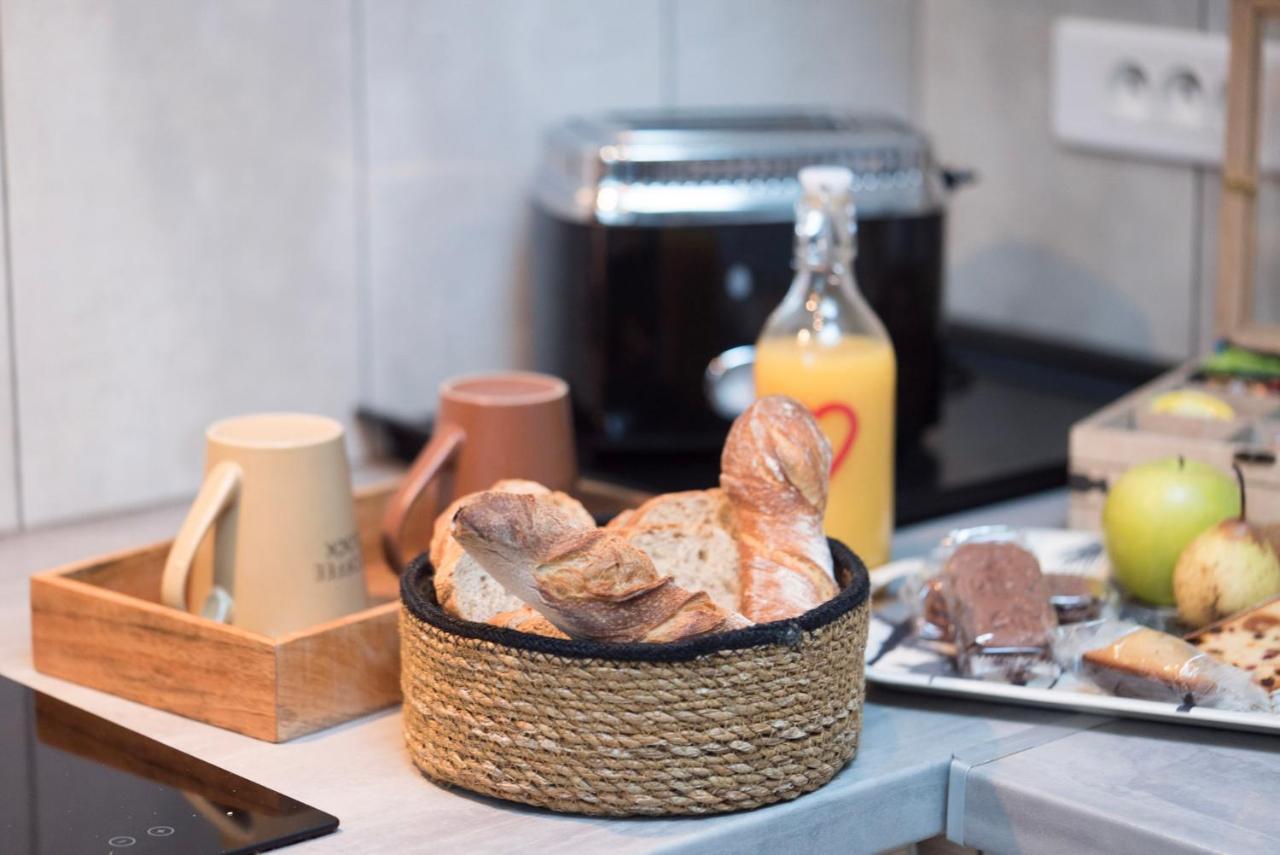 Love Suites & Spa "Le Loft" Avec Jacuzzi Privatif Medis Bagian luar foto